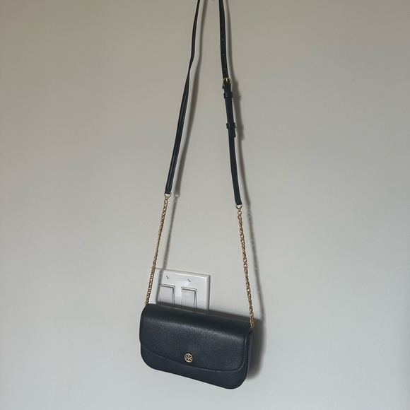 Tory Burch Robinson Chain Wallet - Picture 3 of 8